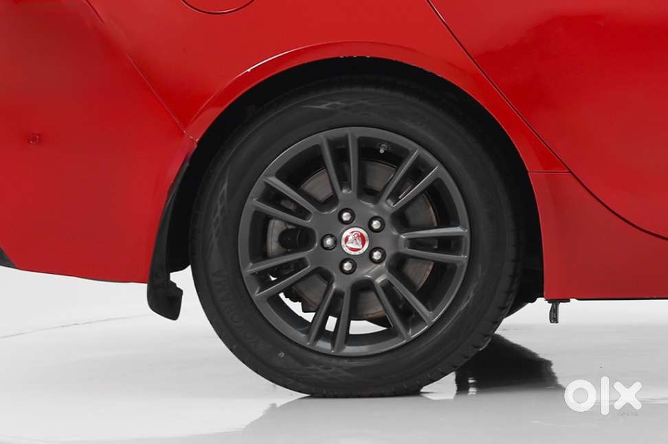 Jaguar Xe Portfolio, 2020, Petrol