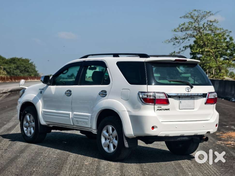Toyota Fortuner, 2011, Diesel