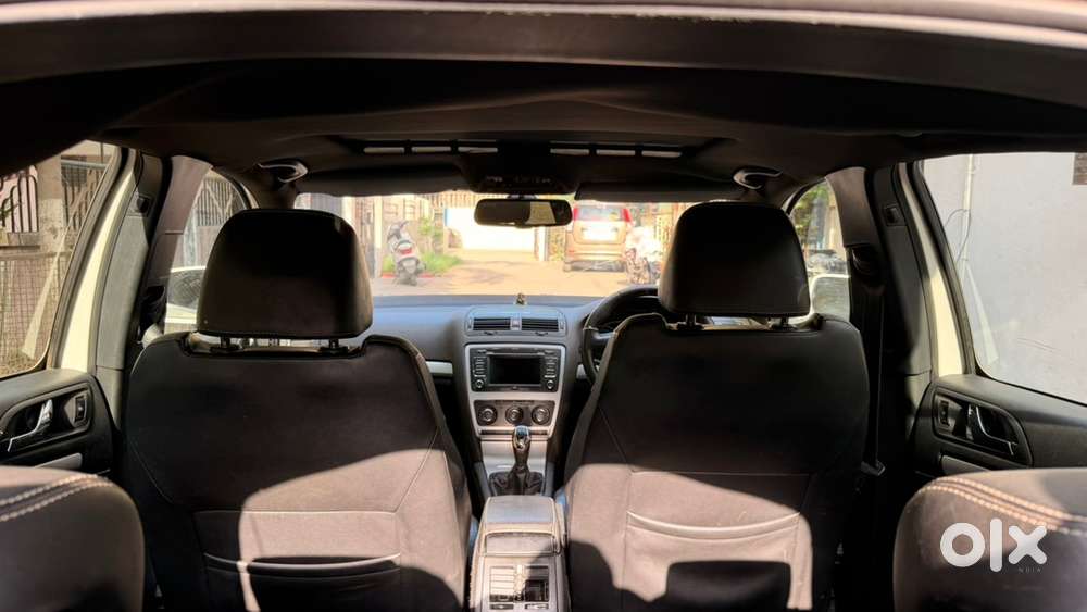 Skoda Laura Model 2011 Excellent Condition 1st Owner