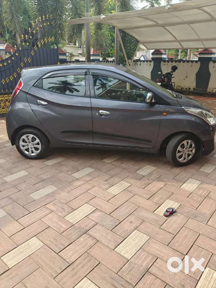 Hyundai Eon 2014 Last Model Petrol 100000 Km Driven