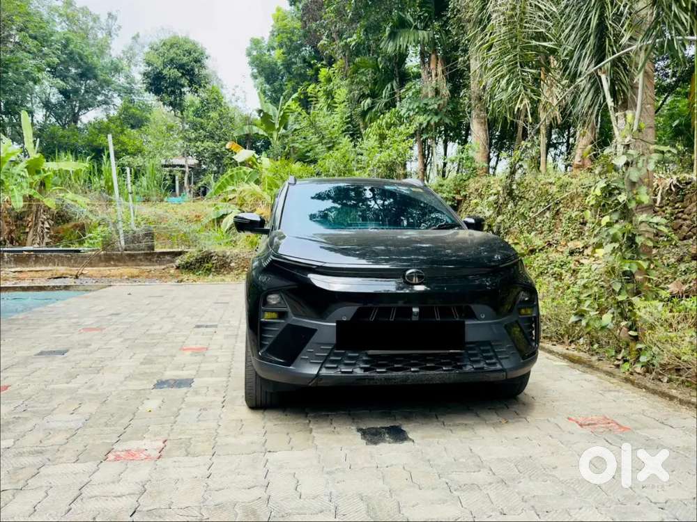 Tata Nexon Creative Plus Ps (panoramic Sunroof) Dark Edition