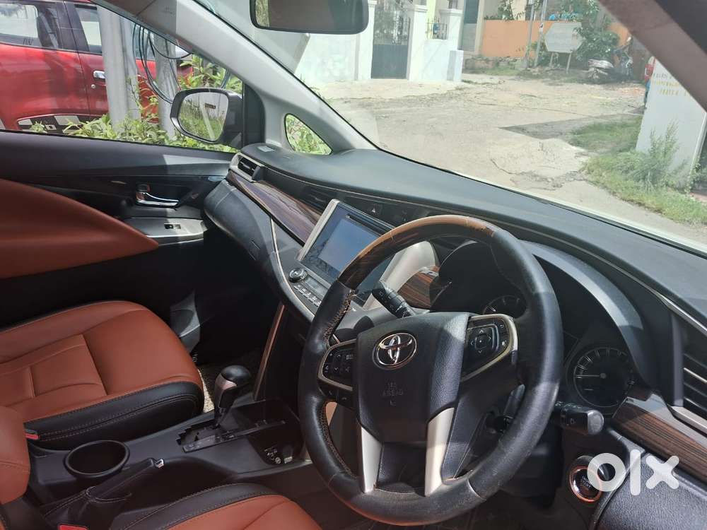 Toyota Innova Crysta 2.8 Zx At, 2016