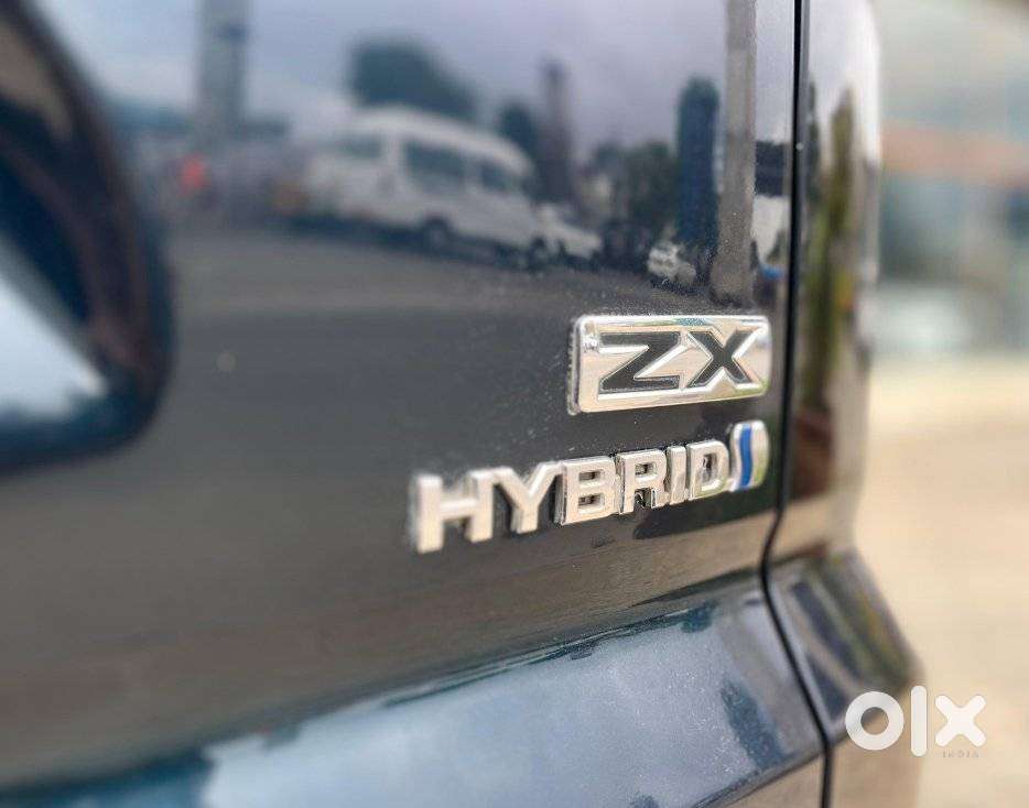 Toyota Innova Hycross 2.0 Zx (o) Hybrid 7 Str, 2023, Petrol