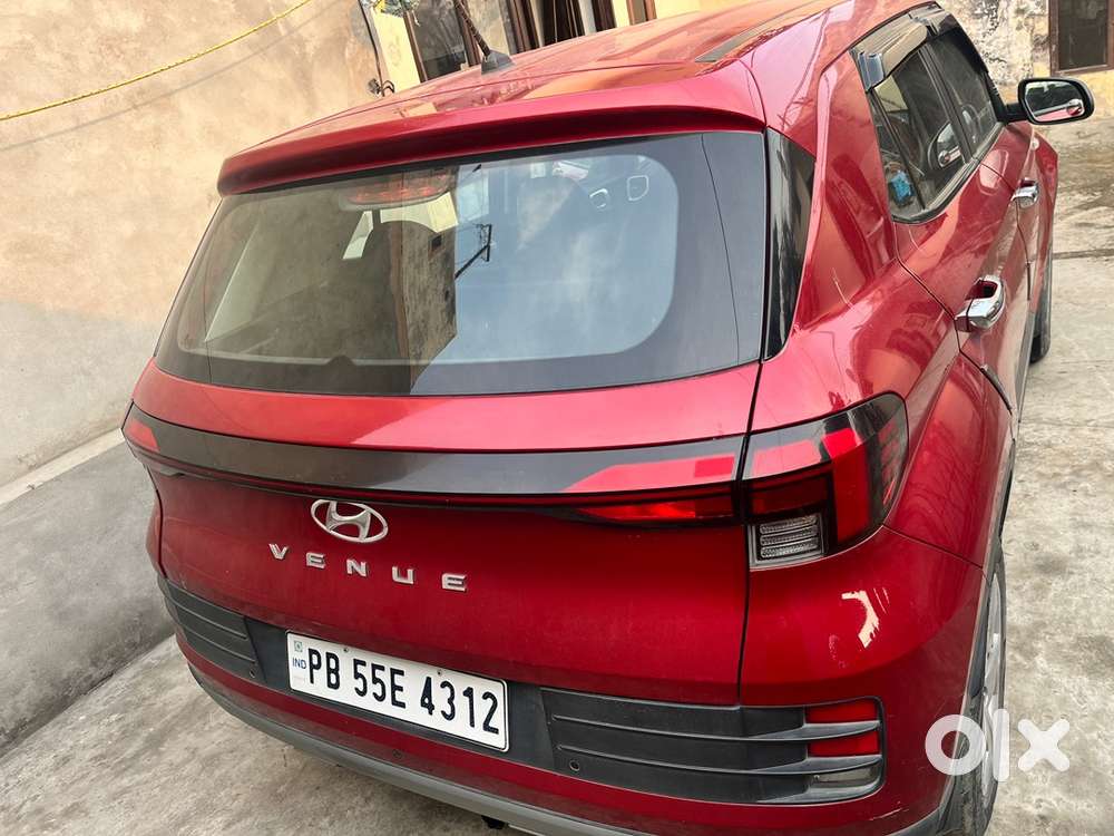 Hyundai Venue Petrol 2022