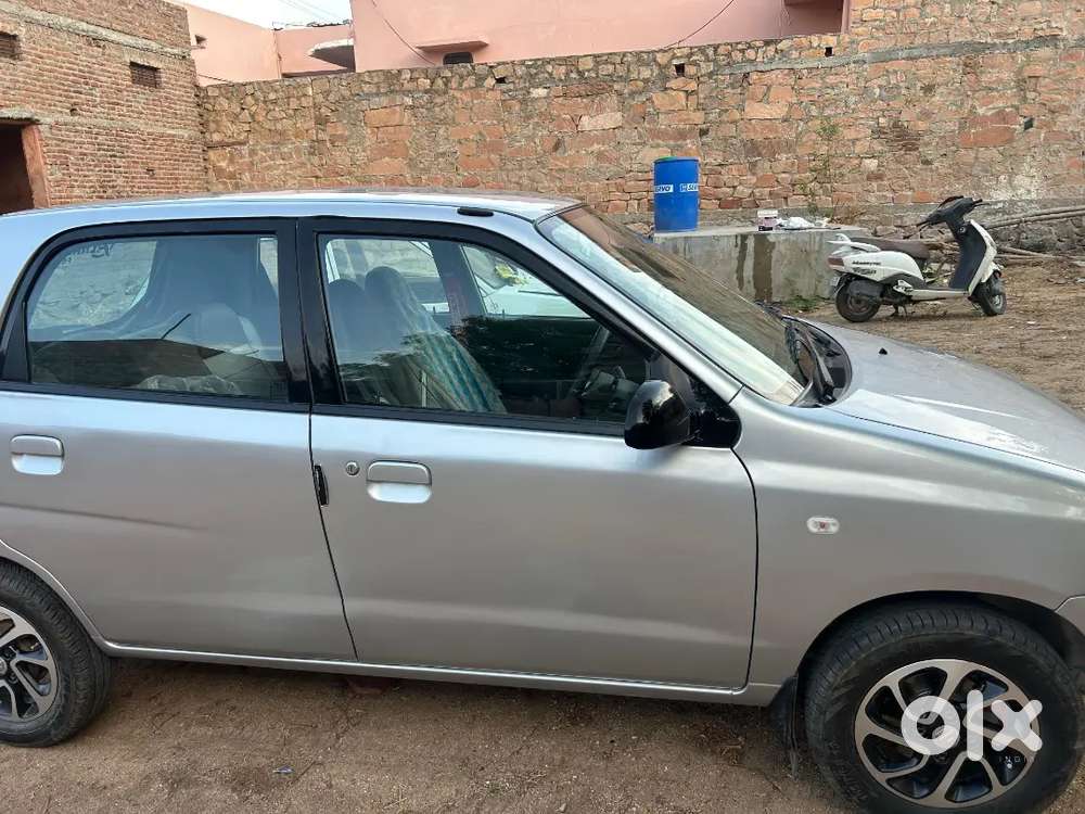 4 टायर न्यू कैंडिसन के साथ नए अलॉय व्हील और नए कैंडिसन के साथ