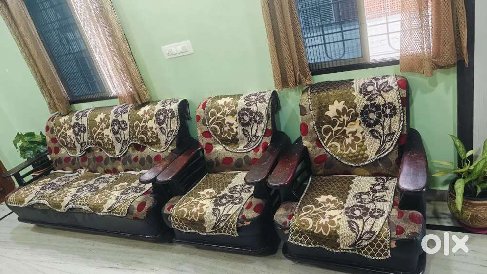 Sofa 3+2 seater available at penamaluru