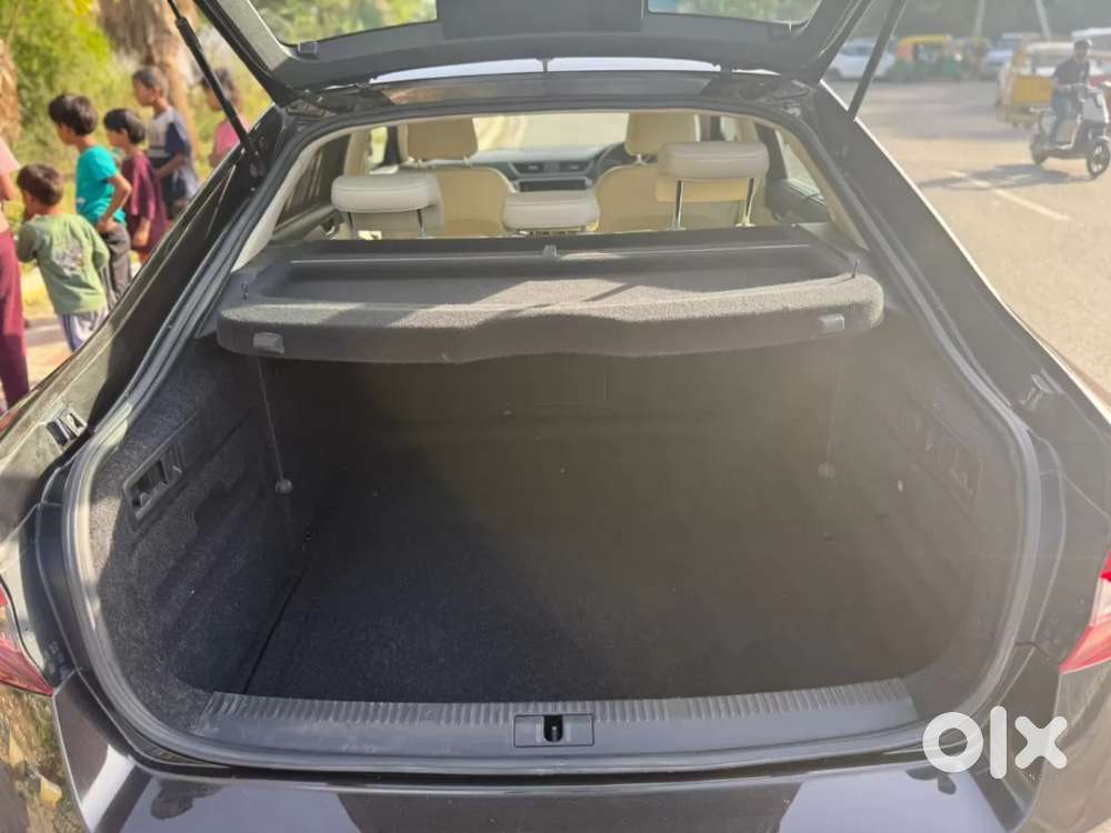 Skoda Superb [2014-2016] 1.8 Style Tsi At, 2018, Petrol