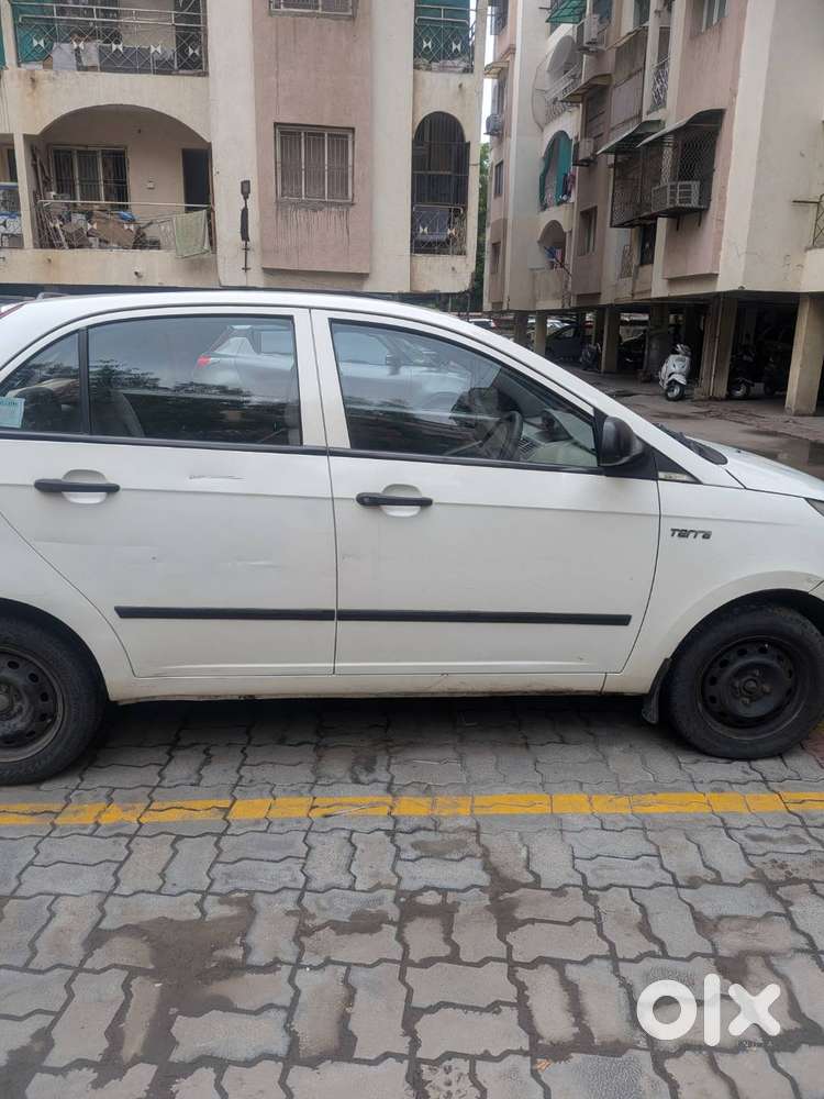 Very Good Condition Company Color - White
