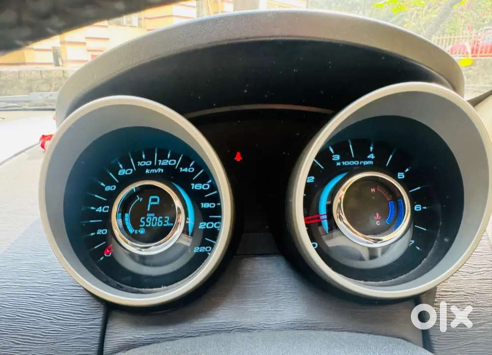 Doctor Owned Mahindra Xuv500 D-auto 2017 Good Condition 61000 Km Only