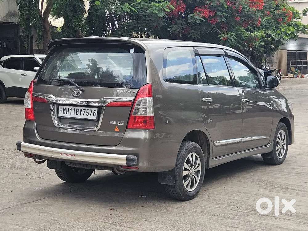 Toyota Innova V 10/2015