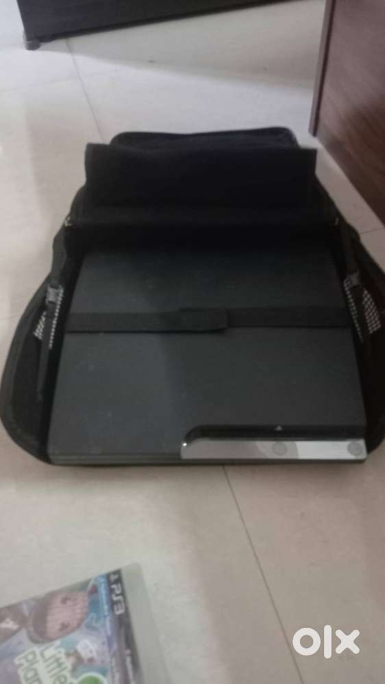 Sony PS3 Slim 160GB + PS Move + Accessories