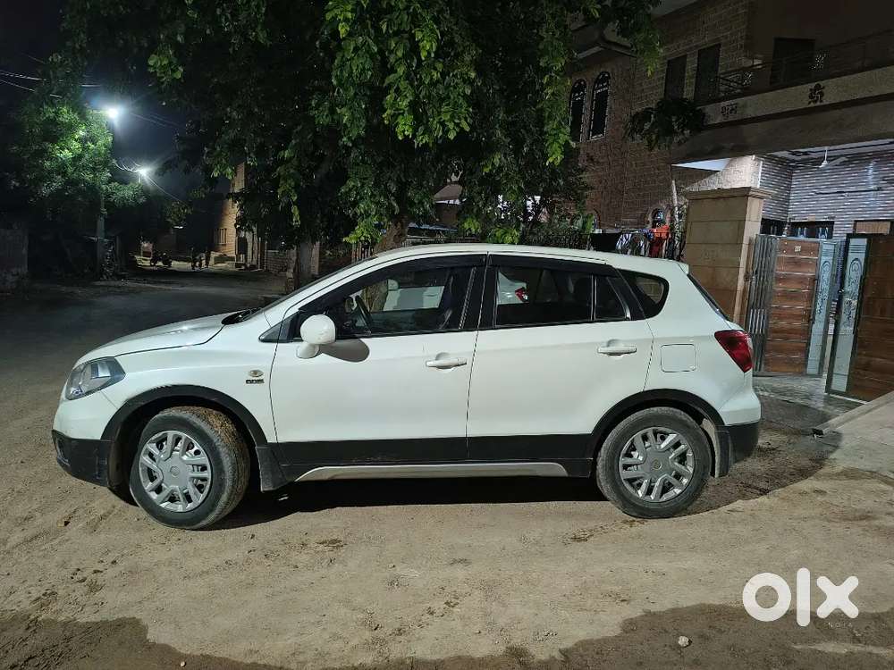 Maruti Suzuki S-cross 2016 Diesel Well Maintained