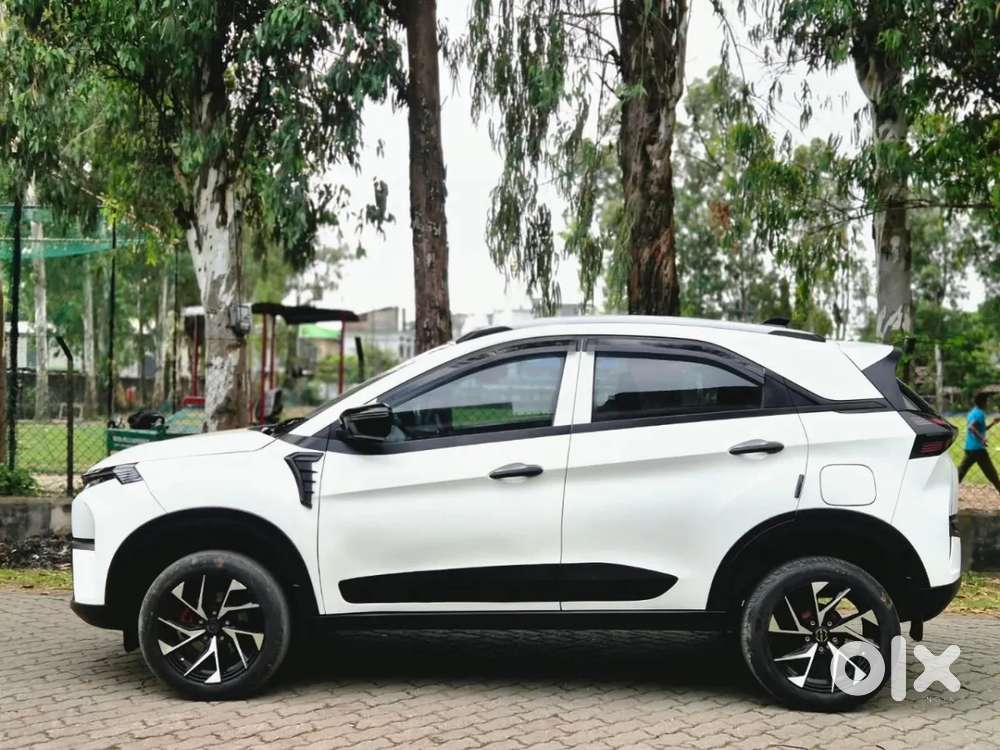 Tata Nexon Smart Plus1.2 Revotron Petrol 5 Mt, 2024, Petrol