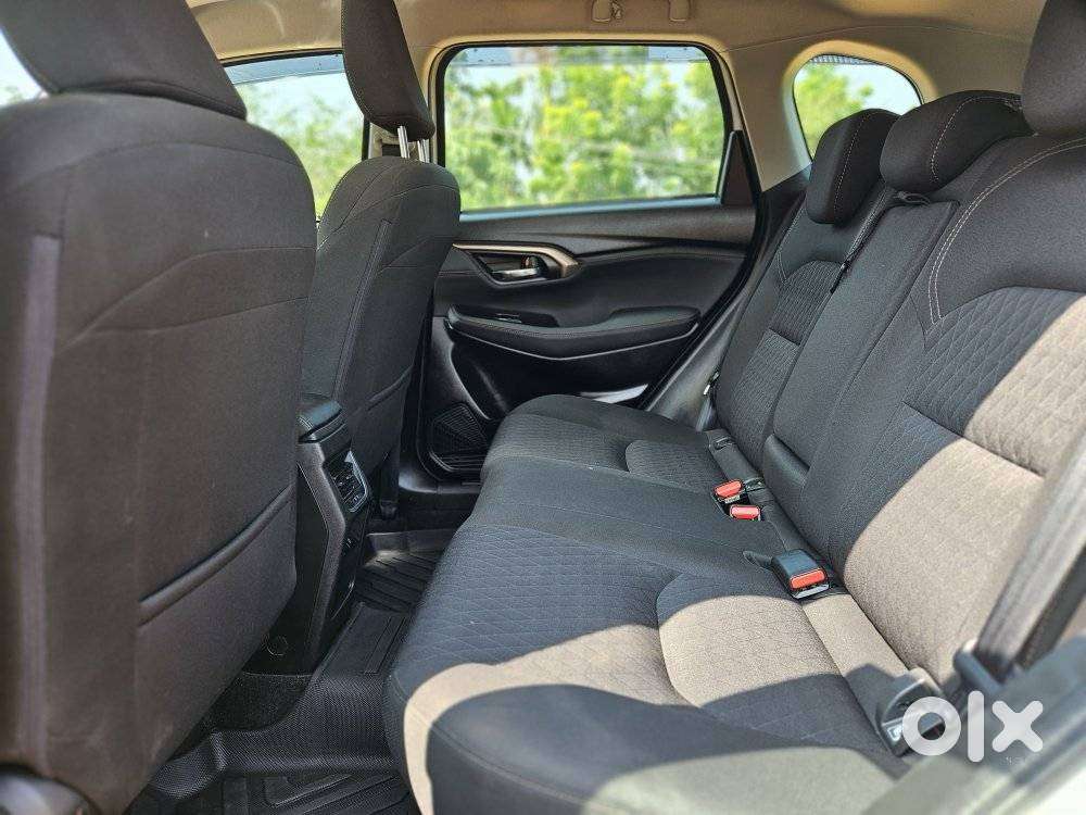 Maruti Suzuki Grand Vitara 1.5 Zeta Plus Intelligent Hybrid Ecvt, 20..