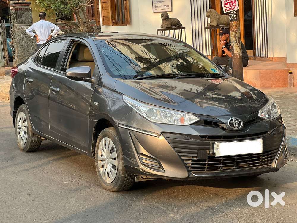 Toyota Yaris J Cvt, 2018, Petrol