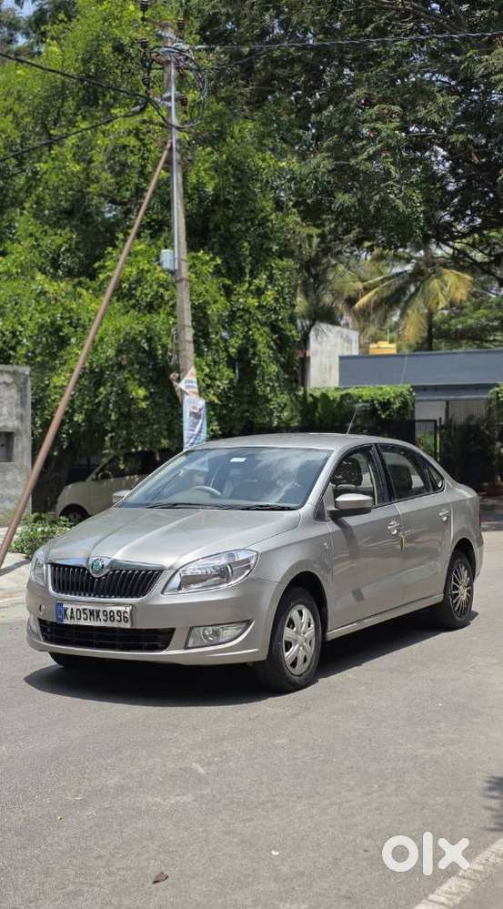 Skoda Rapid 1.6 Mpi Ambition, 2012, Petrol