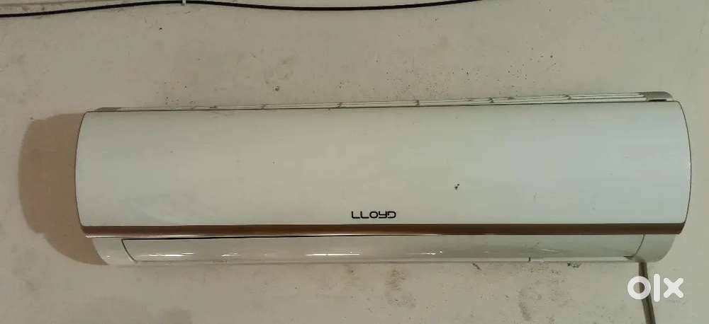 Lloyd AC 4 years Used 3 star 1.5ton With Good Condition