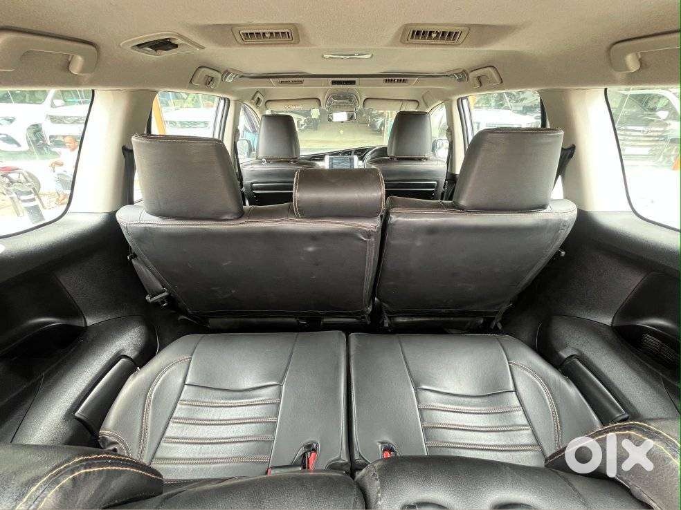 Toyota Innova Crysta 2.4 V 8 STR, 2019, Diesel