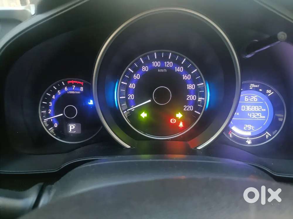 Honda Jazz 1.2 V Cvt I-vtec 2016 ,at ,36,882 Km  Spinny  Purchased