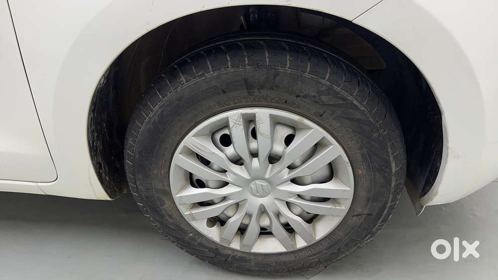 Maruti Suzuki Swift 1.3 Lxi, 2022, Petrol
