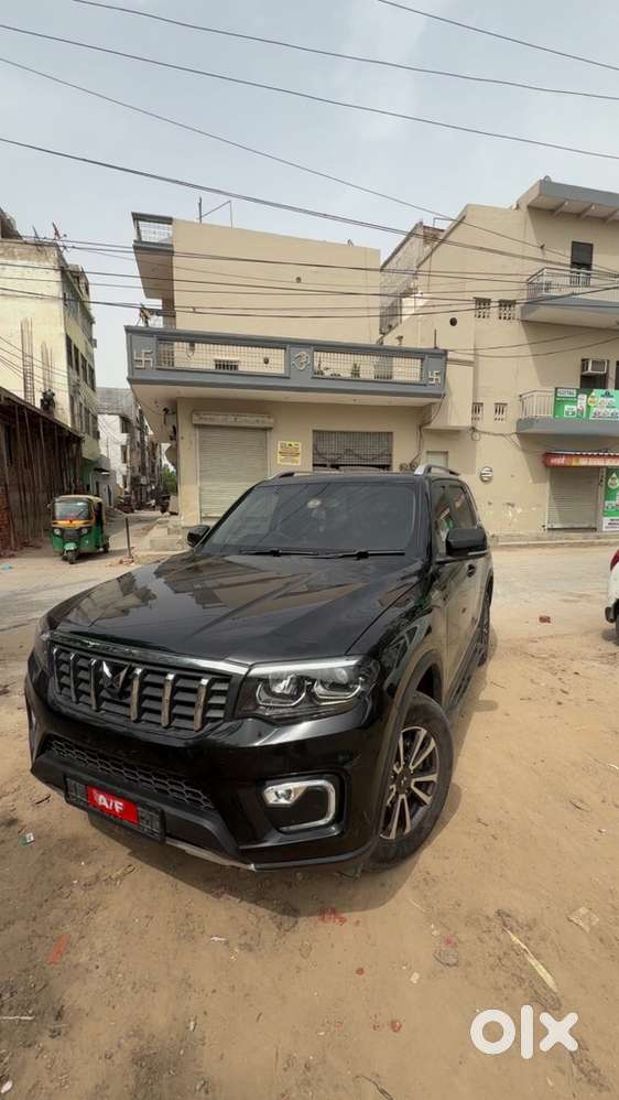 Mahindra Scorpio-n Z8 Select Diesel Manual 2025