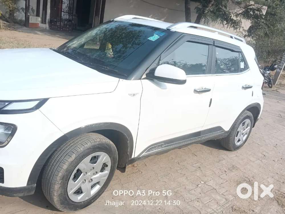 Hyundai Venue 2022 Petrol & Cng On Paper Rc Insurance  85000 Km Driven