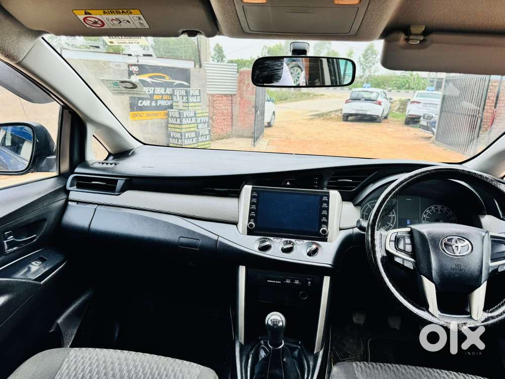Toyota Innova Crysta 2.4 G Mt 7 Str, 2022, Diesel