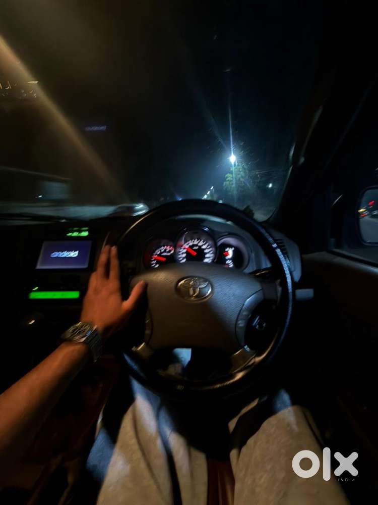 Toyota Fortuner 2010 Diesel 275000 Km Driven