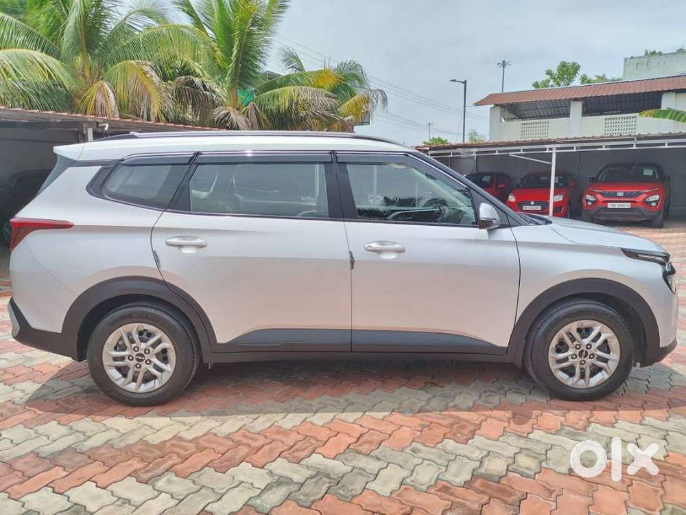 Kia Carens, 2022, Petrol