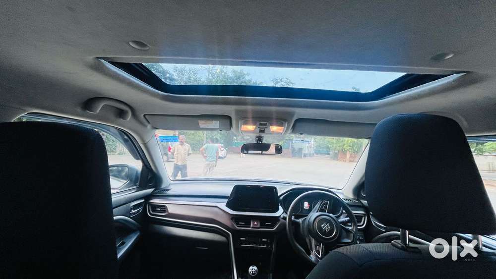 Maruti Suzuki Brezza 1.5 Zxi Smart Hybrid, 2023, Petrol