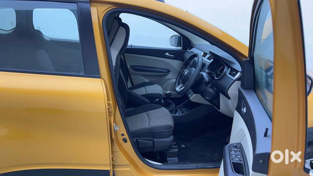 Renault Triber Rxz Easy-r Amt, 2025, Petrol