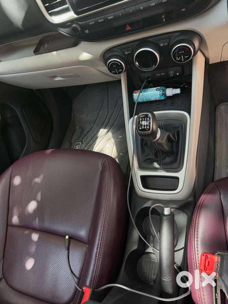 Hyundai Venue 2022 Petrol 25000 Km Driven