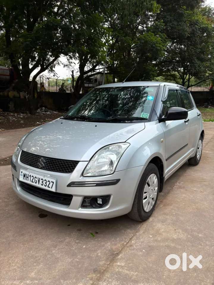 Maruti Suzuki Swift Vxi, 2011, Petrol