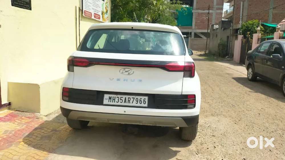 Hyundai Venue 2022 Petrol 51000 Km Driven