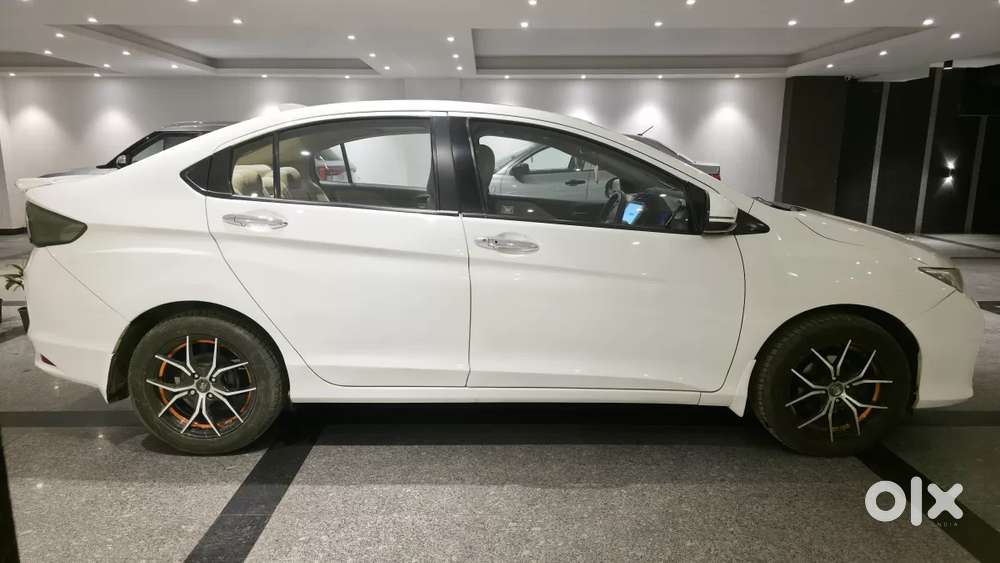 Honda City 1.5 V 4th Gen I-vtec Mt, 2015, Petrol