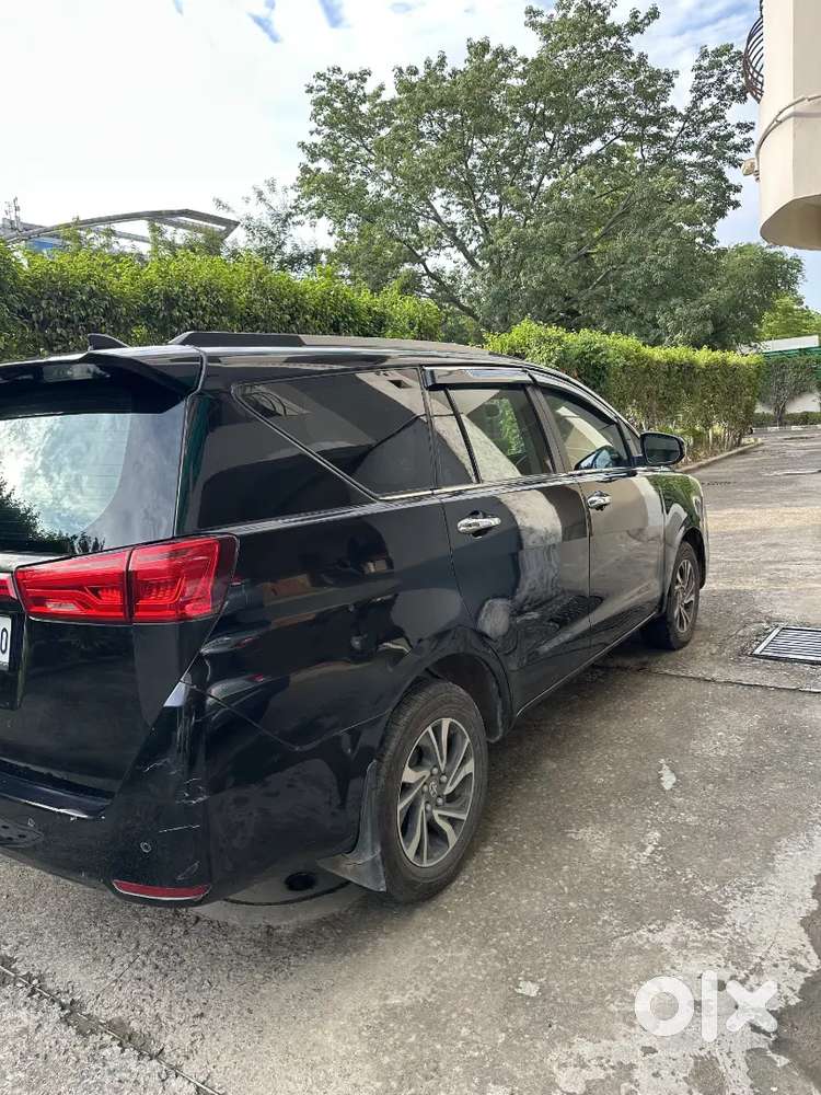 Toyota Innova Crysta 2024