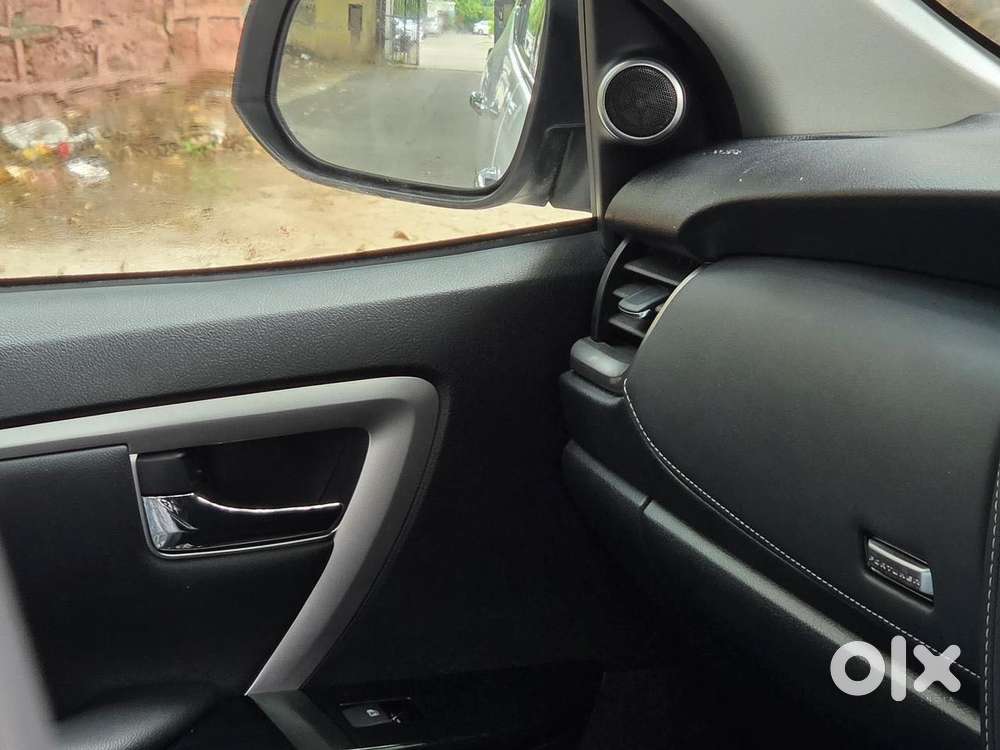 Toyota Fortuner 4x2 At 2.7 Petrol, 2025, Petrol