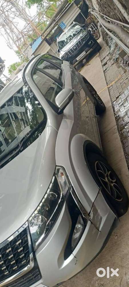 Mahindra Xuv500 Fwd W7 At- 6 Years 9 Month