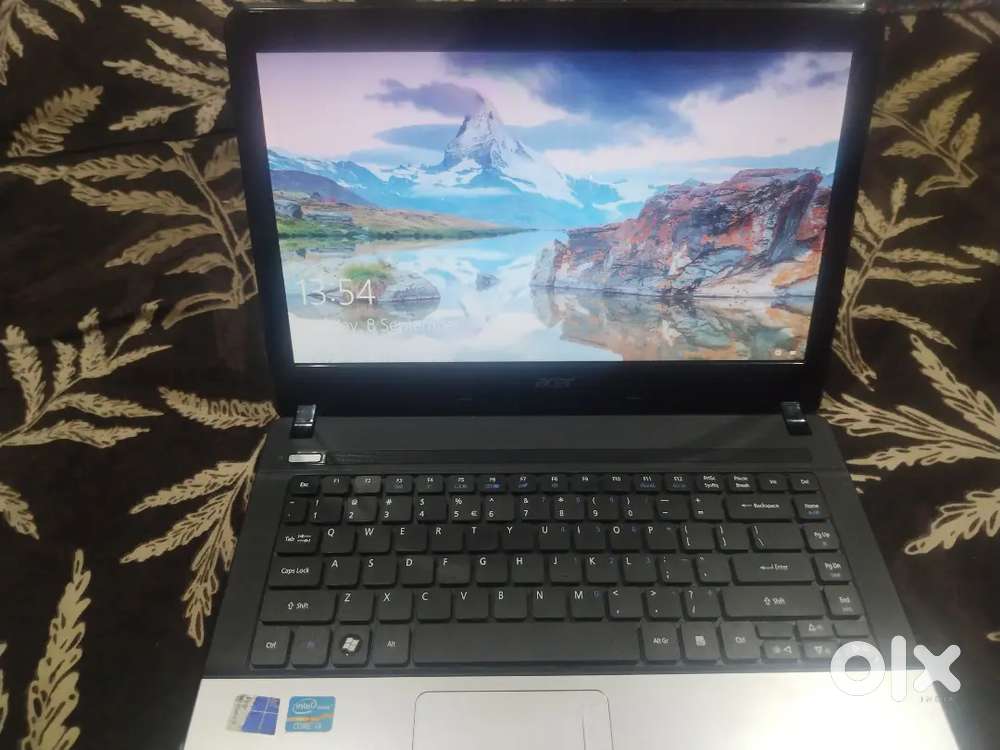 Acer aspire E1 431 and 6 month used