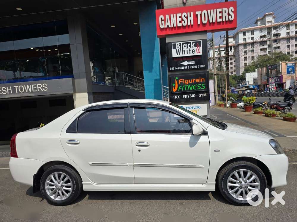 Toyota Etios, 2011, Petrol