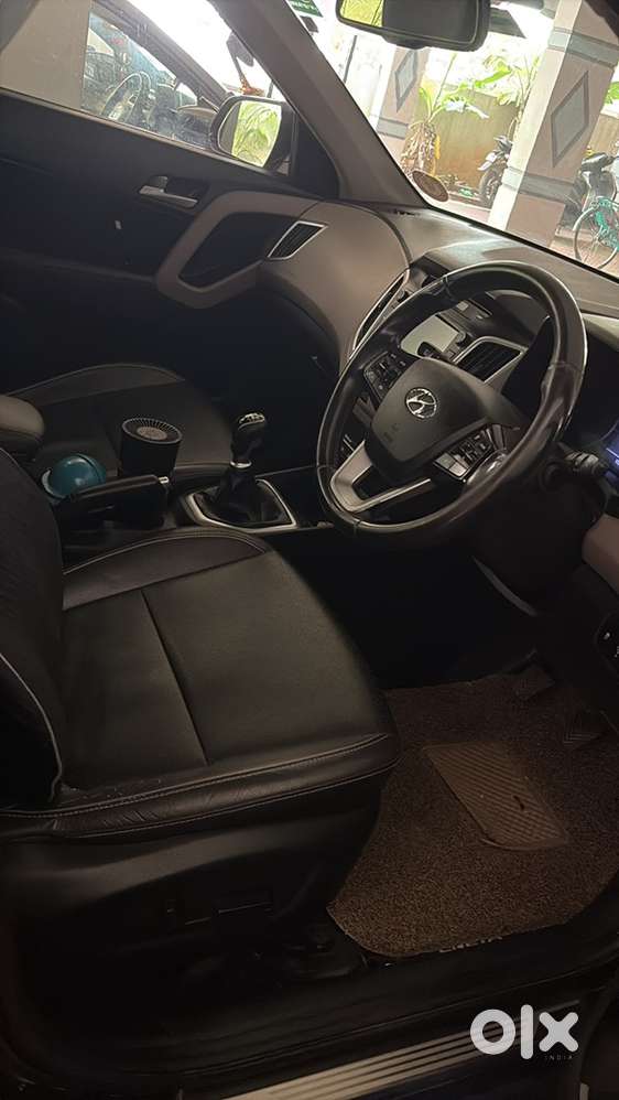 Hyundai Creta Petrol -top End - Sunroof