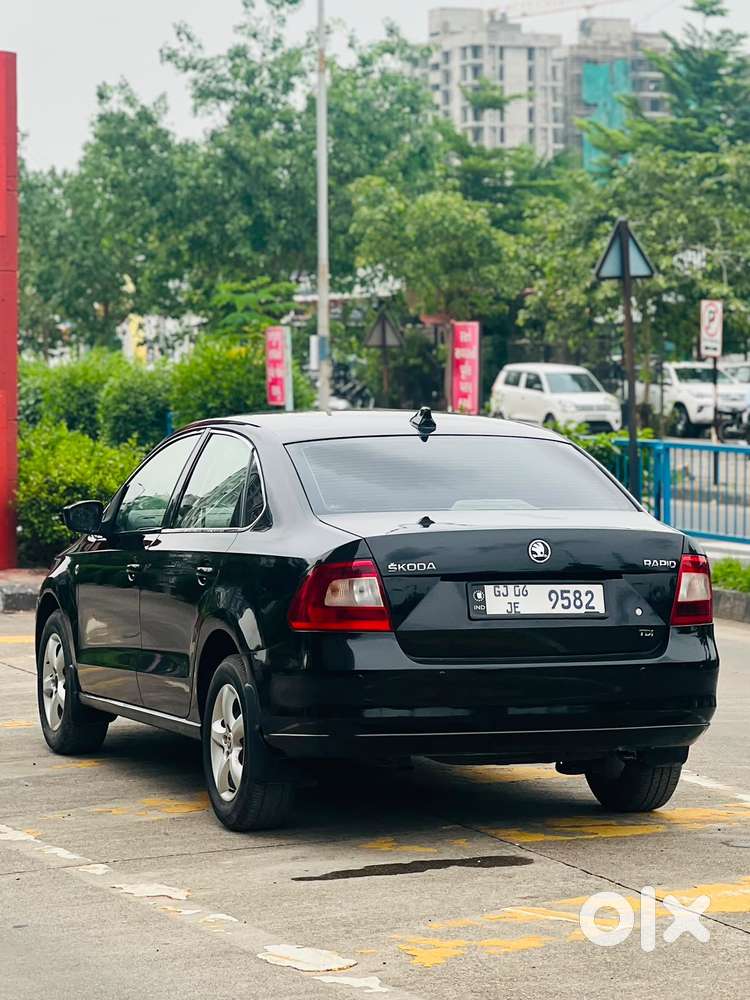 Skoda Rapid 1.6 Mpi Ambition, 2015, Diesel
