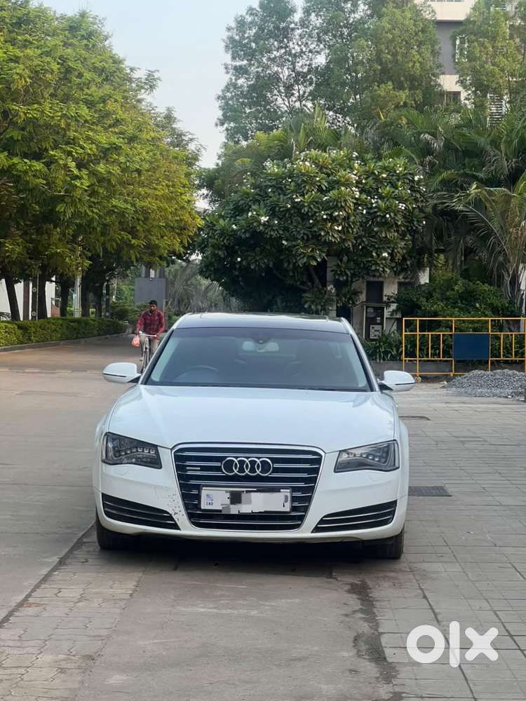 Audi A8, 2011, Petrol