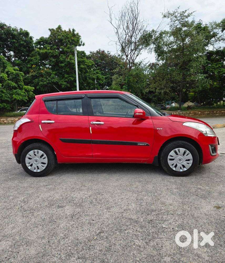 Maruti Suzuki Swift Vxi + Manual, 2015, Petrol