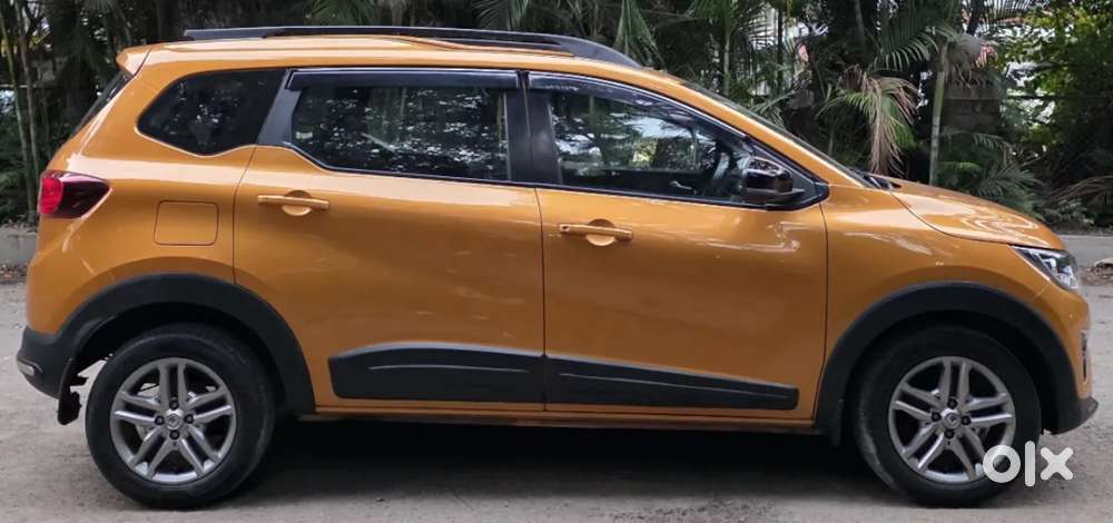 Renault Triber Rxz, 2022, Petrol