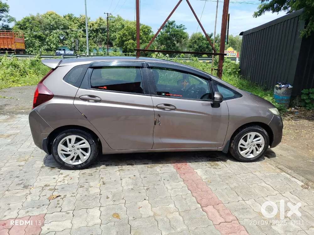 Honda Jazz 2016 Petrol 111000 Km Driven