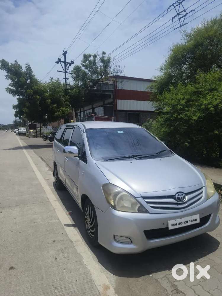 Toyota Innova 2011 Diesel 7-seater Car