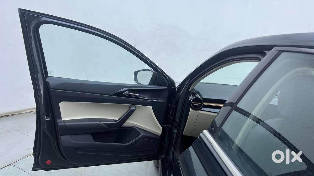 Skoda Slavia Style 1.0l Tsi At, 2022, Petrol