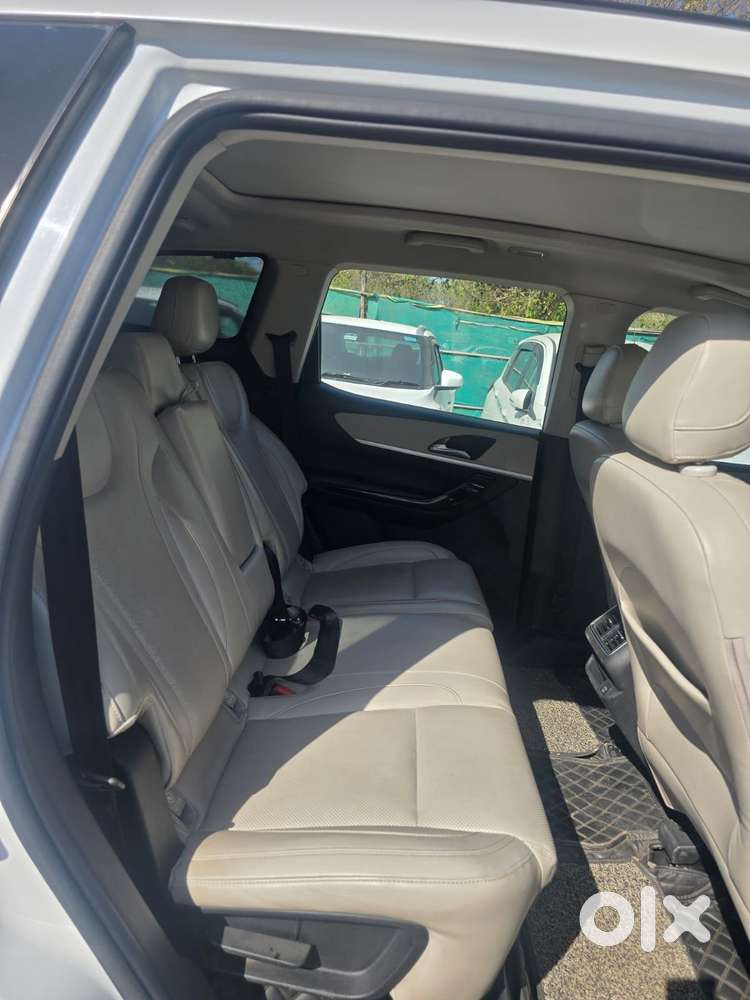 Mahindra Xuv700 2.2 Ax 7 Diesel At Str, 2022, Diesel