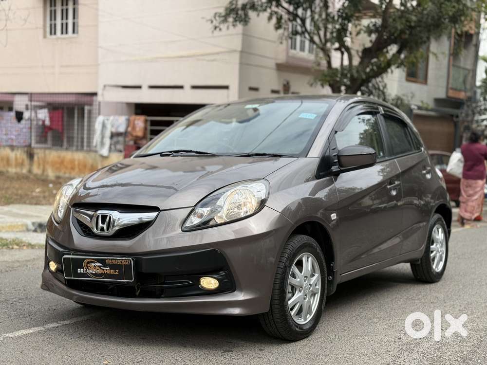 Honda Brio V Automatic, 2014, Petrol